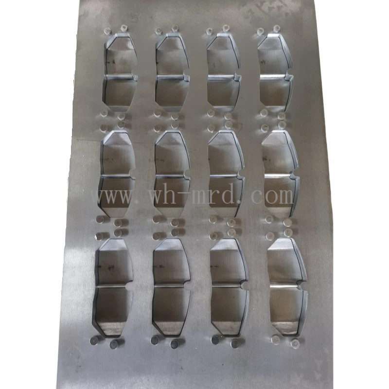 Kalup za kočnice s prorezom i obrubljenjem